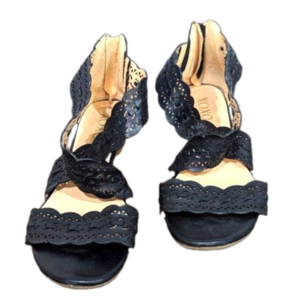 Xoxo lace strappy sandals, sz 6